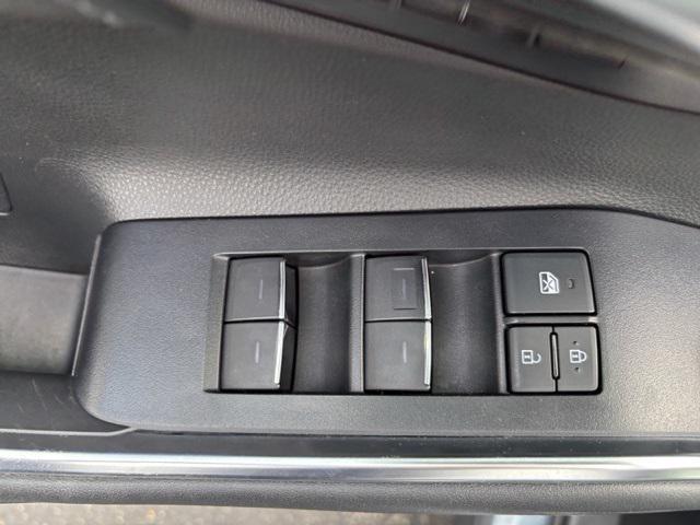 used 2020 Toyota Highlander Hybrid car, priced at $36,882