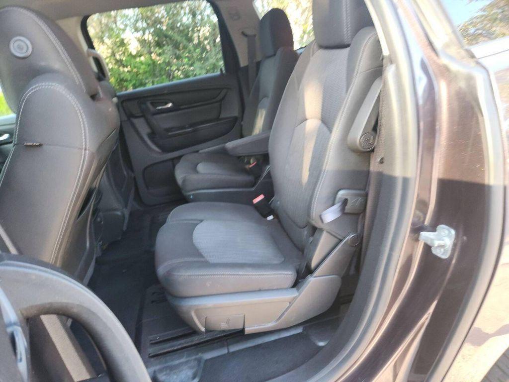 used 2015 Chevrolet Traverse car, priced at $5,995