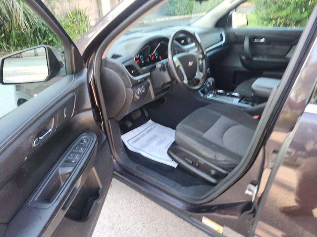 used 2015 Chevrolet Traverse car, priced at $5,995