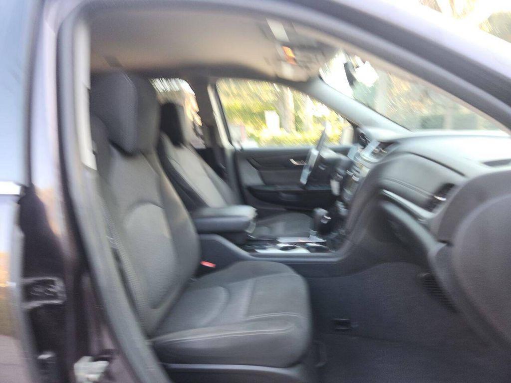 used 2015 Chevrolet Traverse car, priced at $5,995