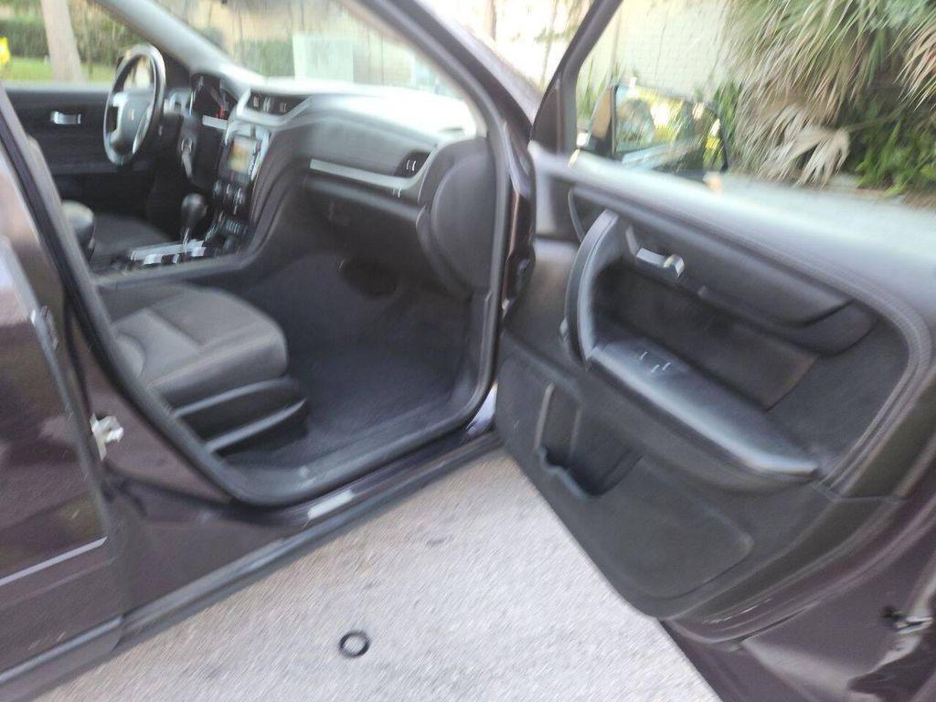 used 2015 Chevrolet Traverse car, priced at $5,995