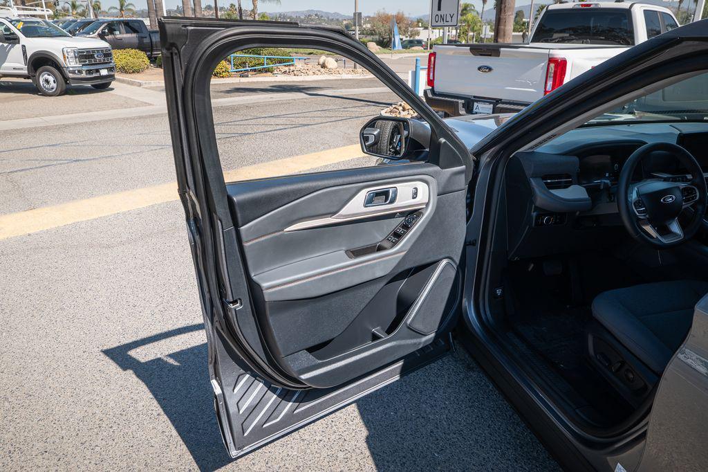 used 2025 Ford Explorer car, priced at $37,497