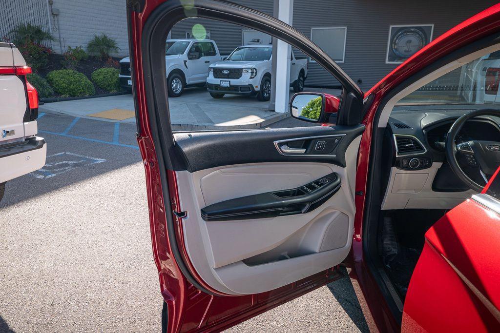used 2022 Ford Edge car, priced at $24,977