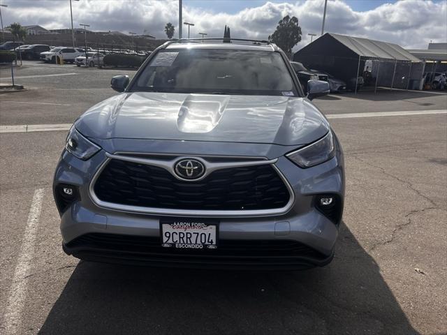 used 2022 Toyota Highlander car, priced at $34,900