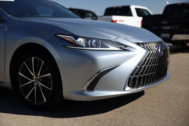 used 2022 Lexus ES 300h car, priced at $37,900