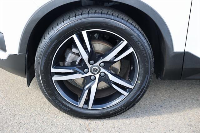 used 2019 Volvo XC40 car, priced at $23,900