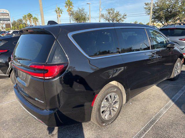 used 2022 Chrysler Pacifica Hybrid car, priced at $20,571