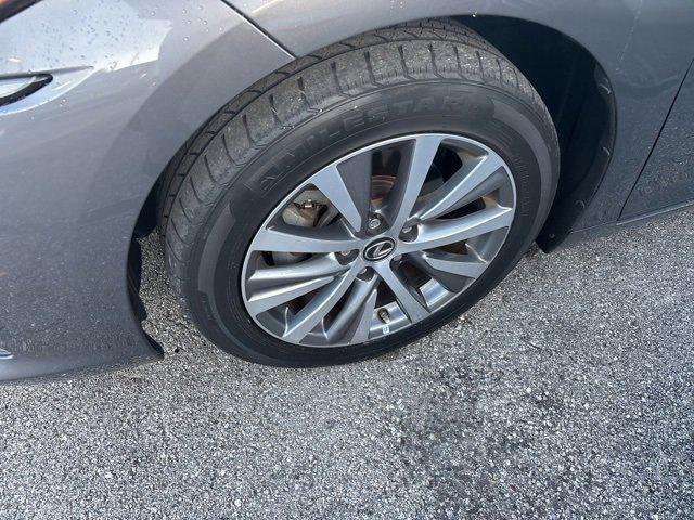 used 2020 Lexus ES 300h car, priced at $32,061