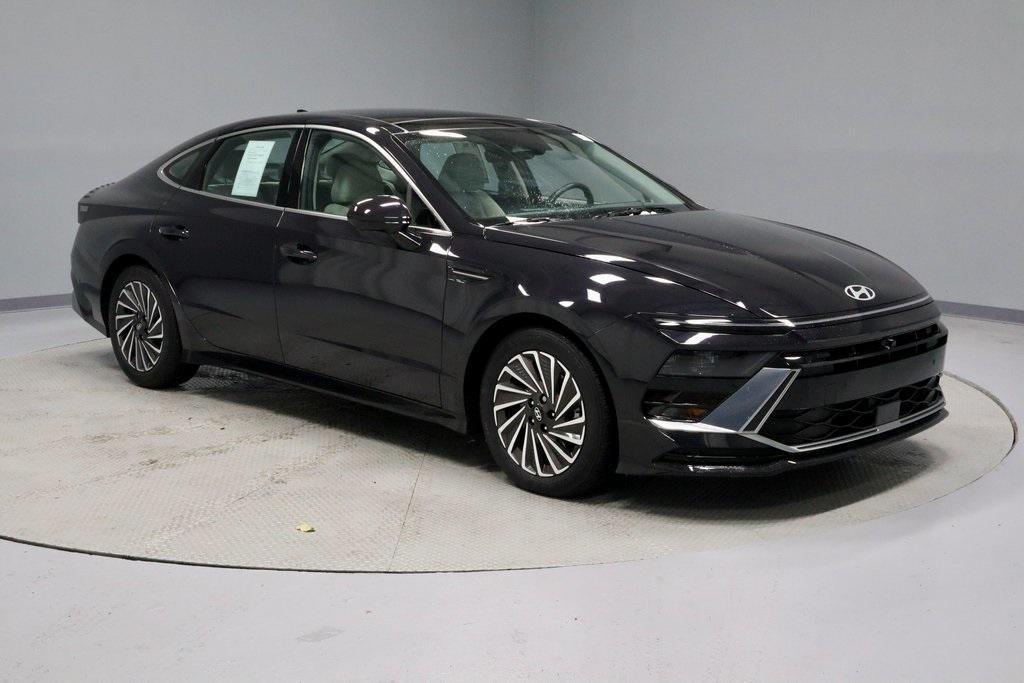 used 2024 Hyundai Sonata Hybrid car, priced at $32,164
