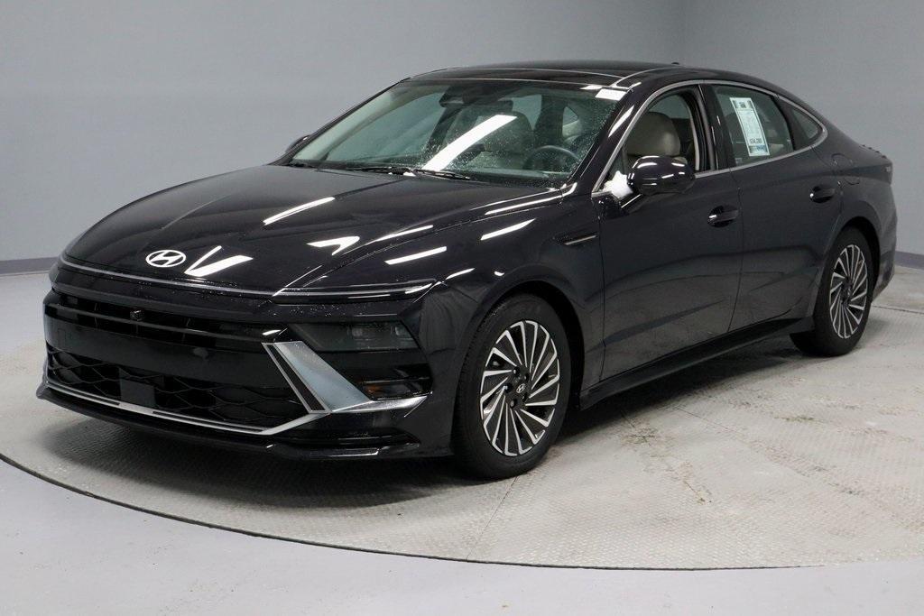 used 2024 Hyundai Sonata Hybrid car, priced at $32,164