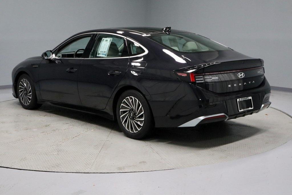 used 2024 Hyundai Sonata Hybrid car, priced at $32,164