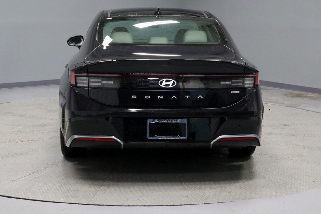 used 2024 Hyundai Sonata Hybrid car, priced at $32,164