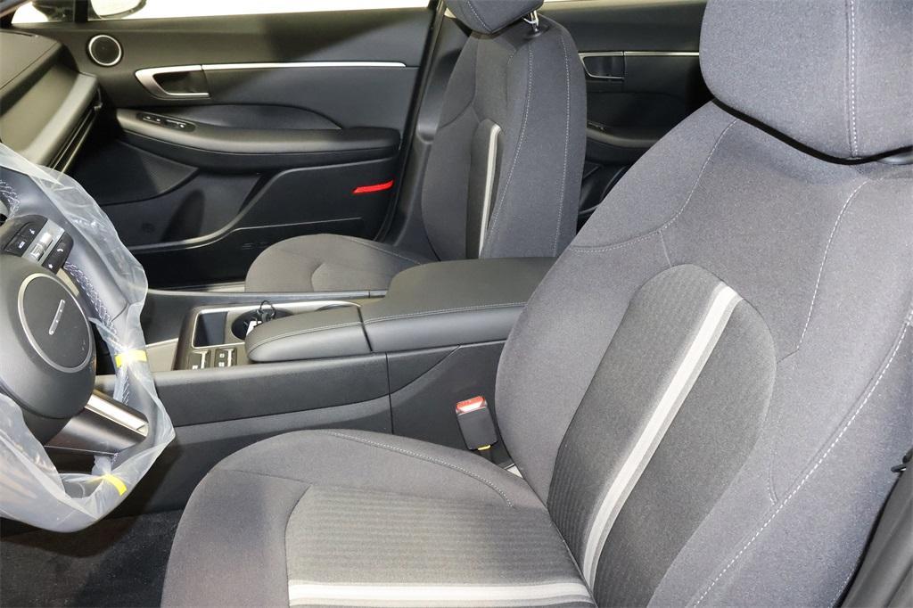 new 2025 Hyundai Sonata Hybrid car, priced at $30,548