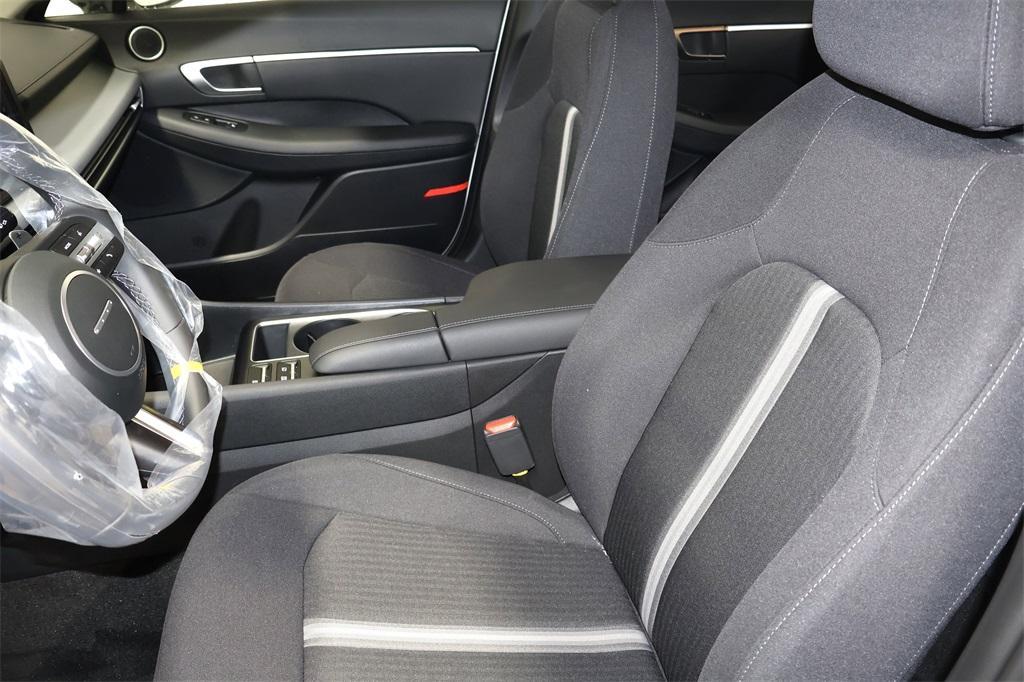 new 2025 Hyundai Sonata Hybrid car, priced at $31,029