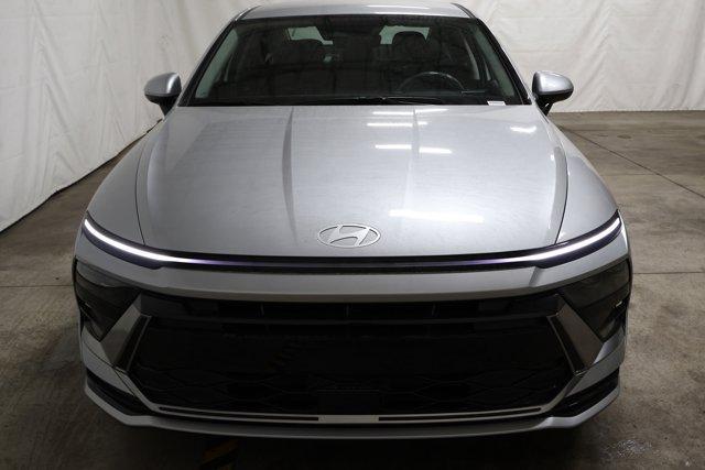 new 2025 Hyundai Sonata Hybrid car, priced at $30,927