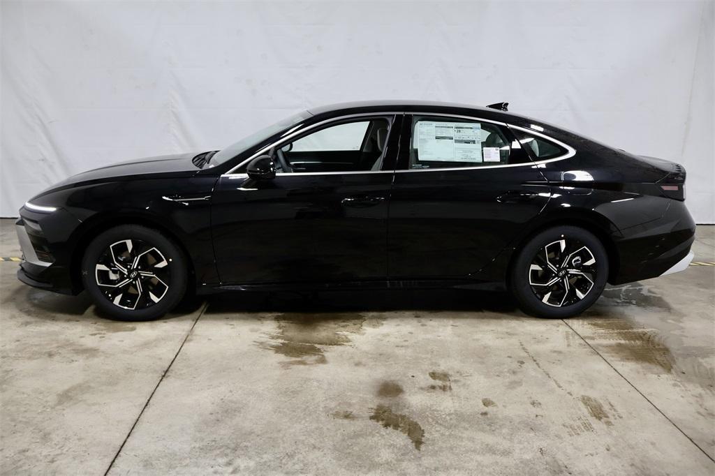 new 2025 Hyundai Sonata car, priced at $27,395