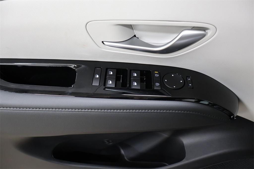 new 2025 Hyundai TUCSON Hybrid car, priced at $39,948