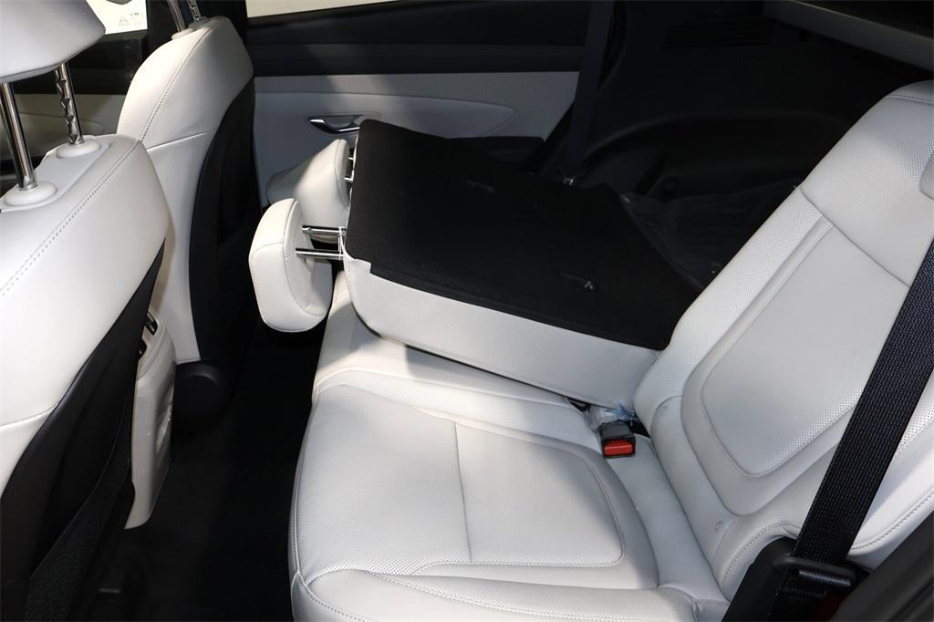new 2025 Hyundai TUCSON Hybrid car, priced at $39,948