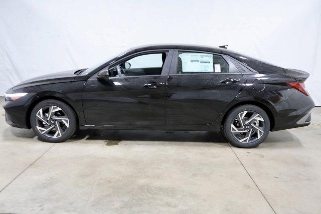 new 2025 Hyundai Elantra car, priced at $23,106