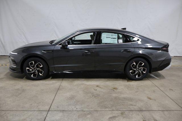 new 2025 Hyundai Sonata car, priced at $27,558