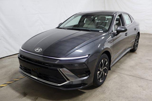 new 2025 Hyundai Sonata car, priced at $27,558