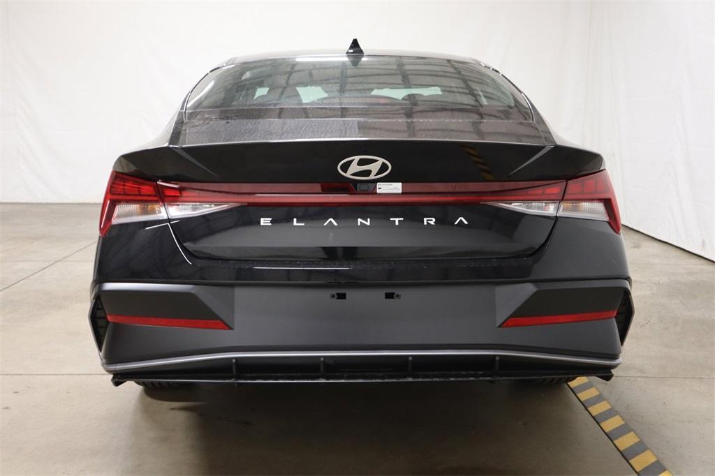 new 2024 Hyundai Elantra car, priced at $25,333
