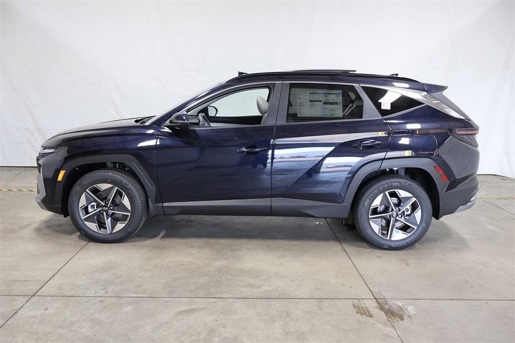 new 2025 Hyundai TUCSON Hybrid car, priced at $33,414