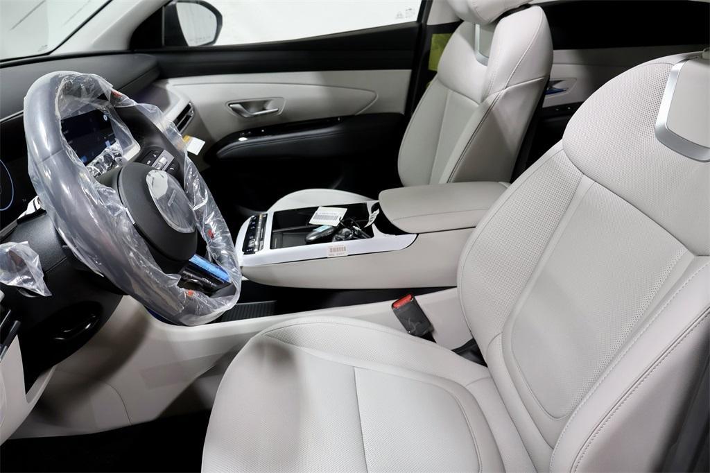 new 2025 Hyundai TUCSON Hybrid car, priced at $39,186
