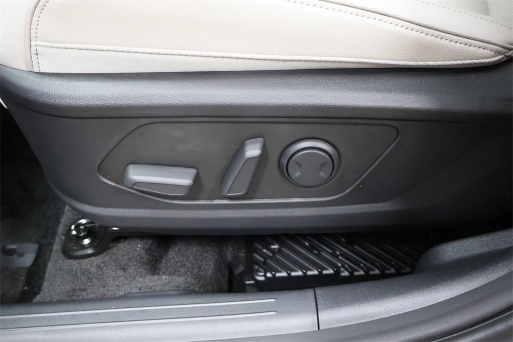 new 2025 Hyundai TUCSON Hybrid car, priced at $39,186
