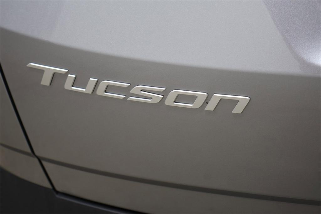 new 2025 Hyundai TUCSON Hybrid car, priced at $39,186