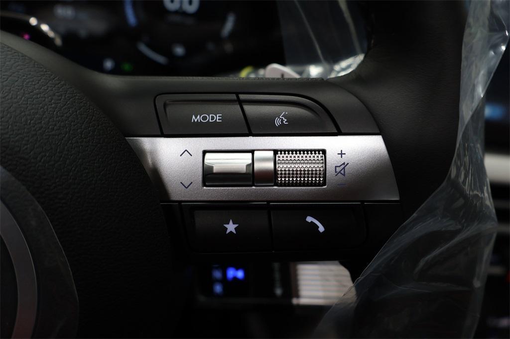 new 2025 Hyundai TUCSON Hybrid car, priced at $39,186