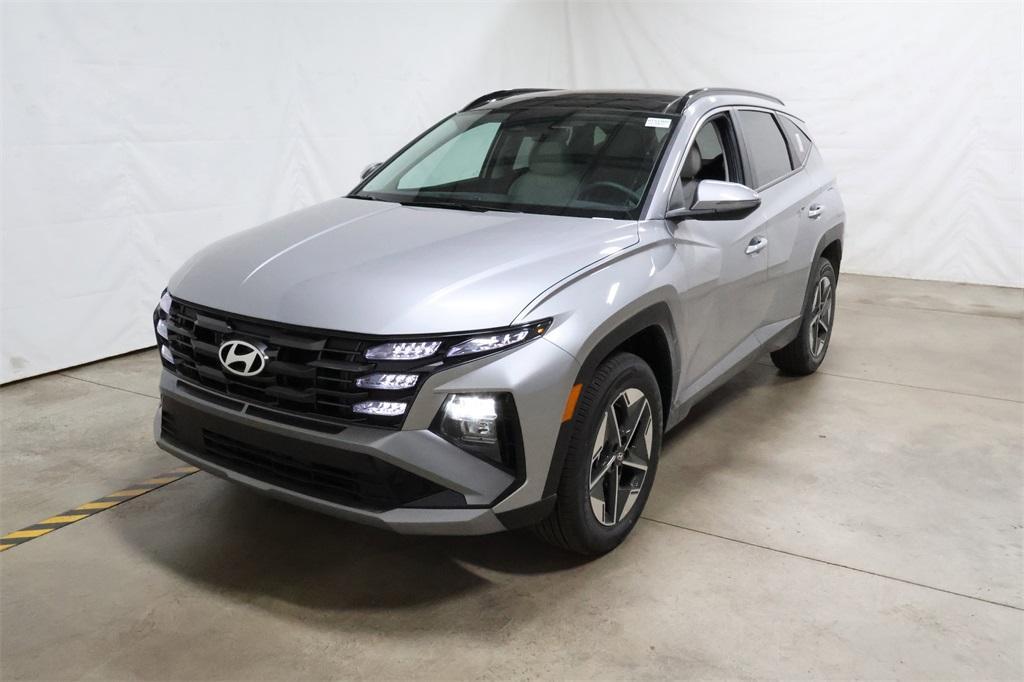 new 2025 Hyundai TUCSON Hybrid car, priced at $33,328