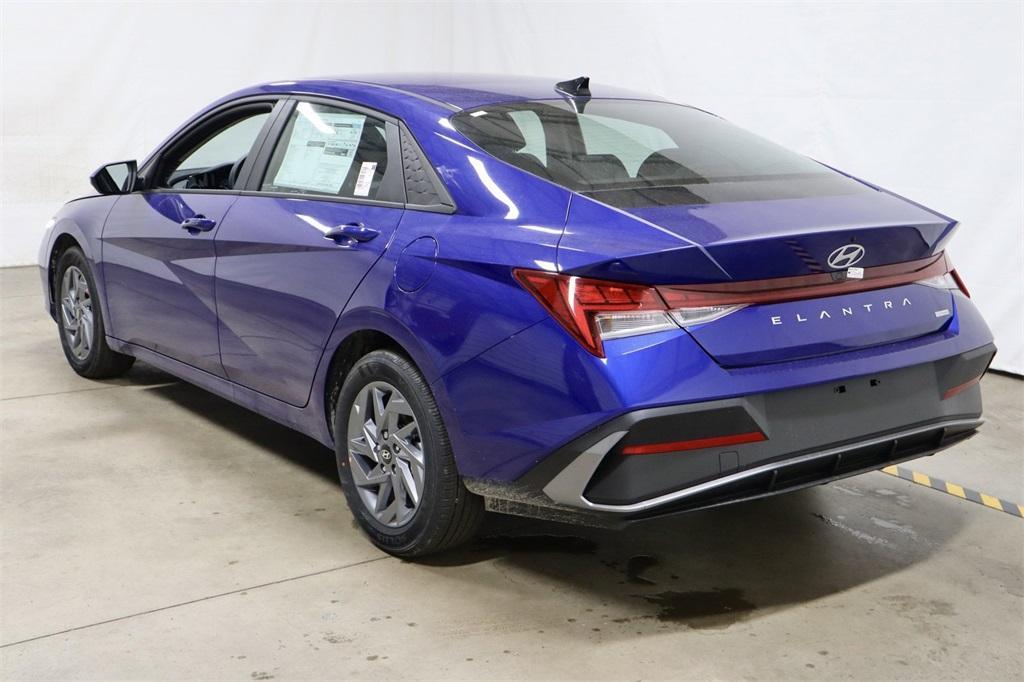 new 2024 Hyundai Elantra HEV car, priced at $26,858