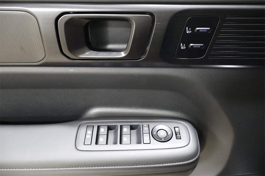 new 2026 Hyundai SANTA FE HEV car, priced at $50,697