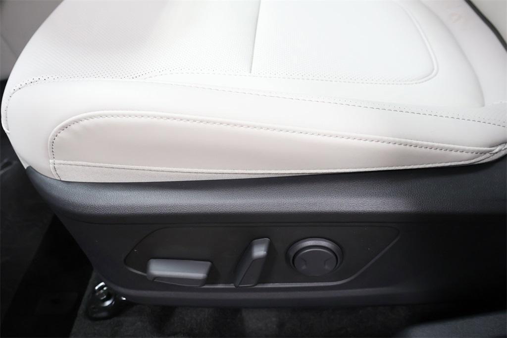 new 2025 Hyundai TUCSON Hybrid car, priced at $33,414