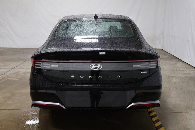 new 2025 Hyundai Sonata Hybrid car, priced at $30,927