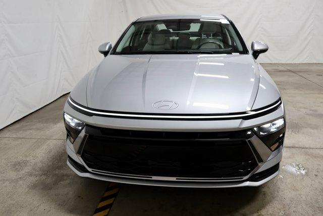new 2025 Hyundai Sonata Hybrid car, priced at $30,883