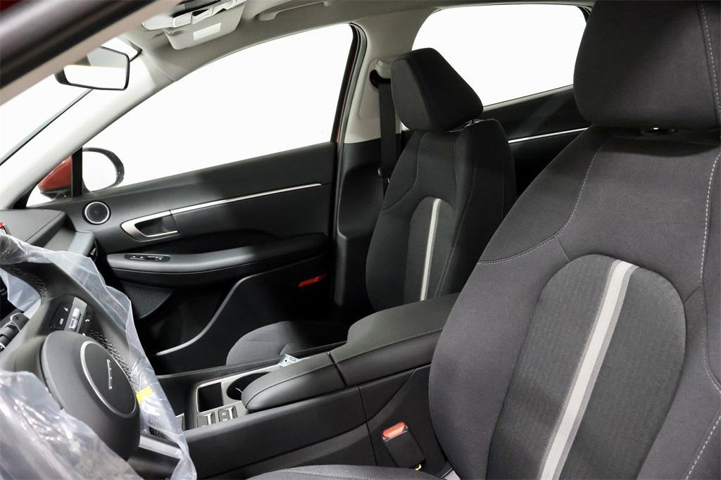 new 2025 Hyundai Sonata Hybrid car, priced at $30,888