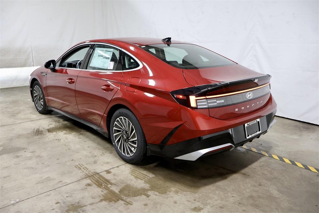 new 2025 Hyundai Sonata Hybrid car, priced at $30,888