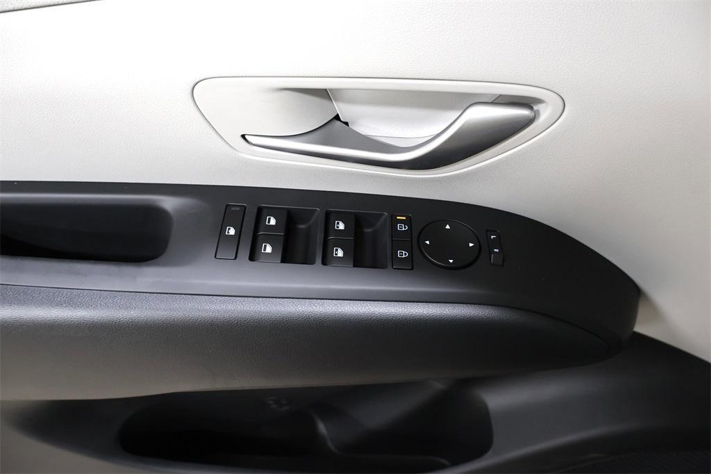new 2025 Hyundai TUCSON Hybrid car, priced at $35,182