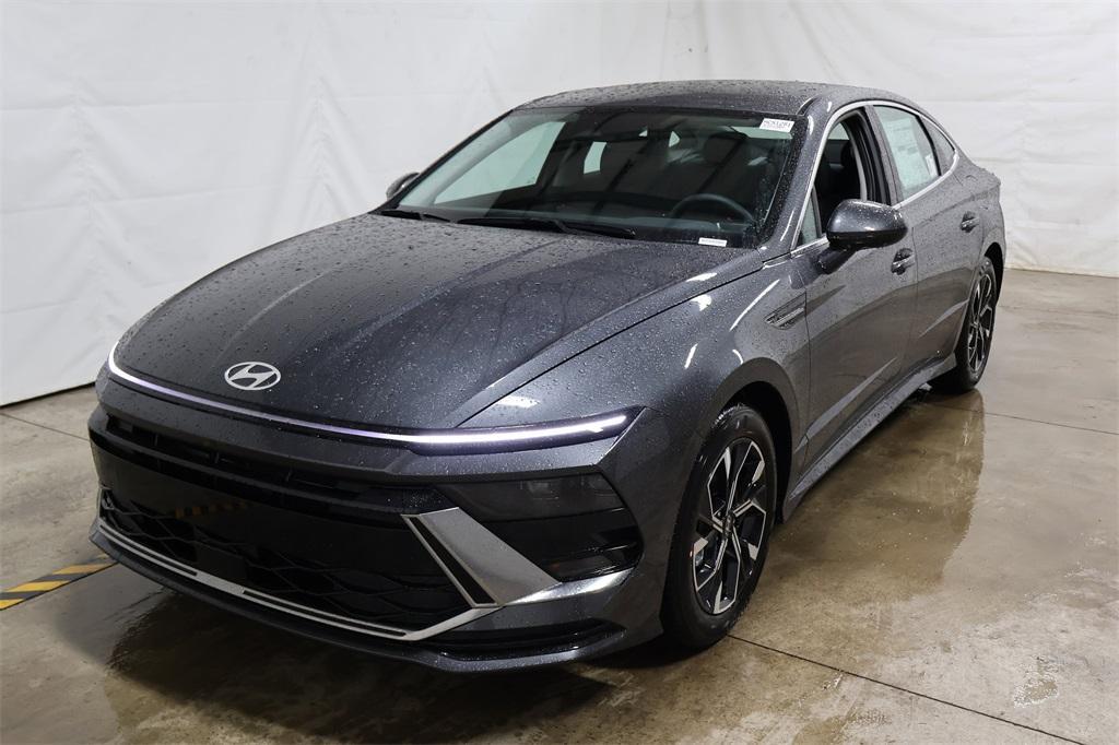new 2025 Hyundai Sonata car, priced at $28,432