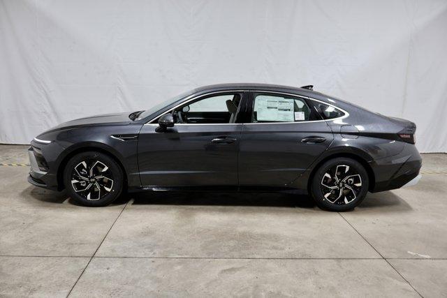 new 2025 Hyundai Sonata car, priced at $28,929
