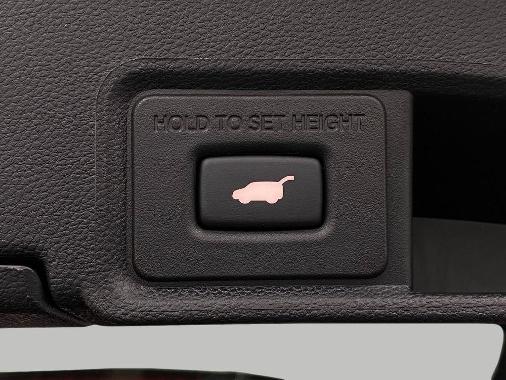 new 2025 Acura RDX car, priced at $52,250