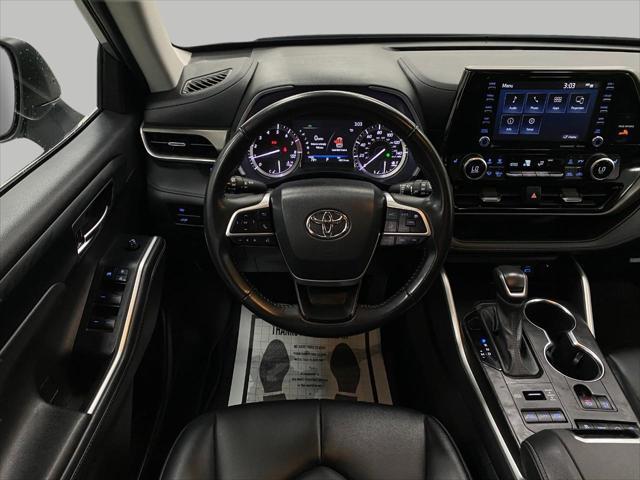 used 2022 Toyota Highlander car, priced at $38,933