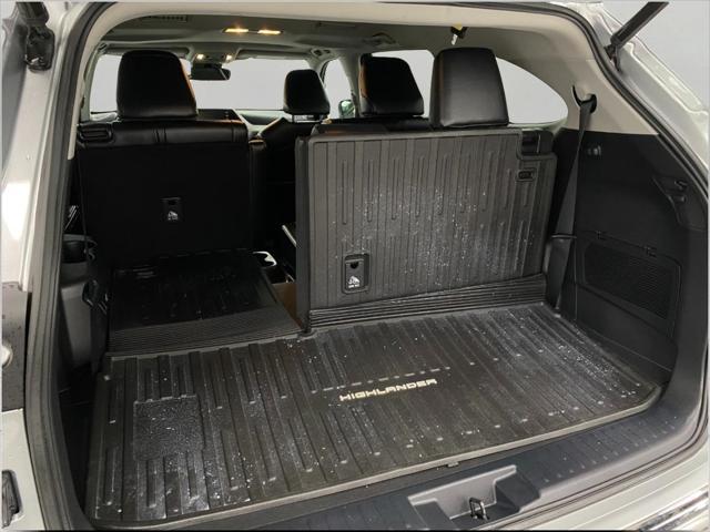 used 2022 Toyota Highlander car, priced at $38,933