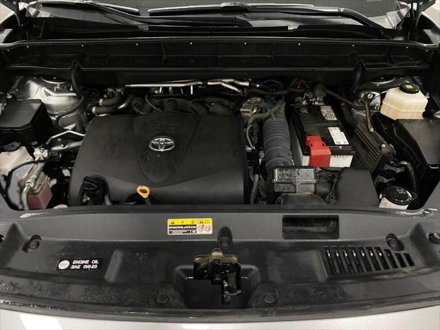 used 2022 Toyota Highlander car, priced at $38,933