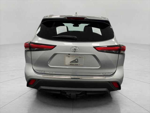 used 2022 Toyota Highlander car, priced at $38,933