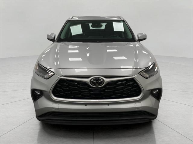 used 2022 Toyota Highlander car, priced at $38,933
