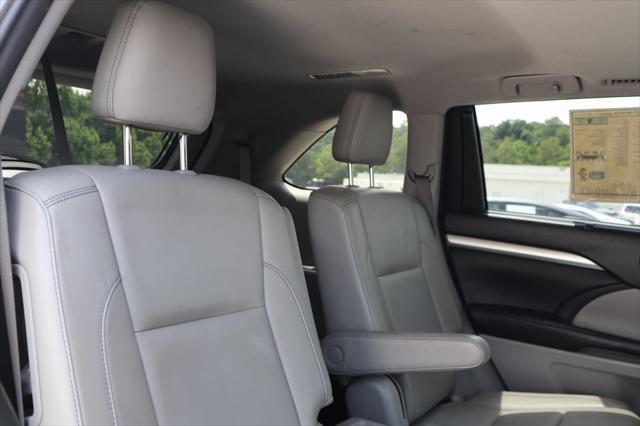 used 2018 Toyota Highlander car, priced at $23,391