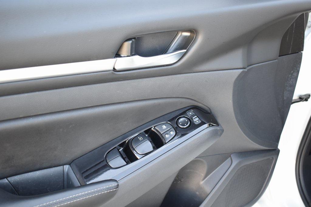 used 2023 Nissan Altima car, priced at $20,442